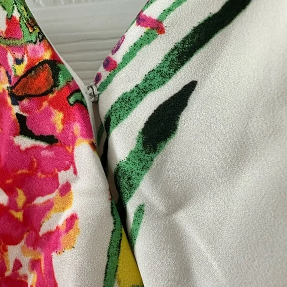 NWT Adelyn Rae Floral Jumper Size Medium - Picture 5 of 15